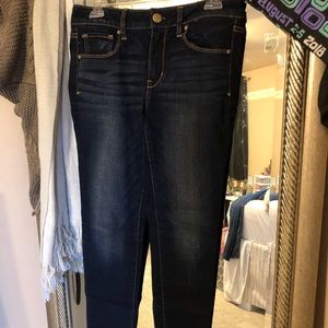American Eagle dark wash skinny jeans